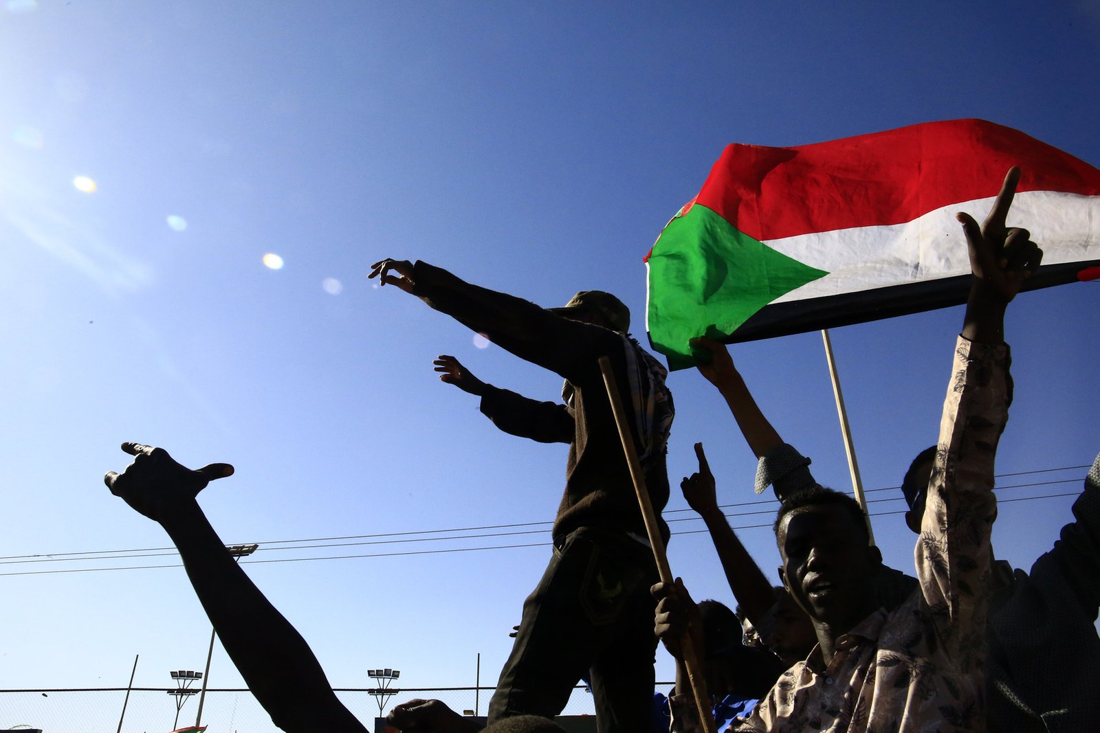 الجيش السوداني حول الحكومة الموازية للدعم السريع: محاولة خداع ومشروع آل دقلو عنصري