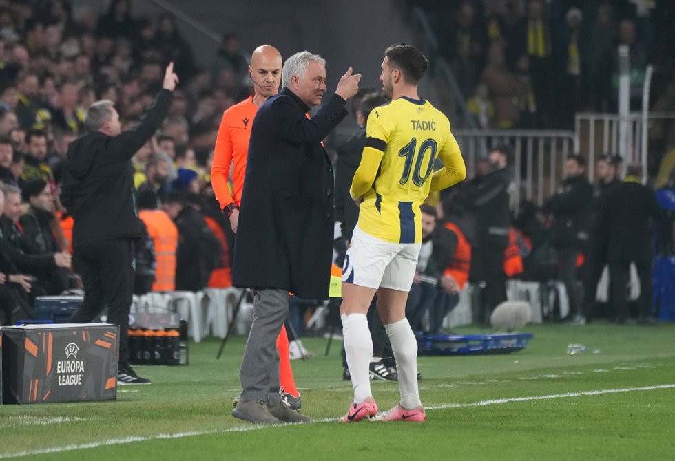 قرعة الدور التمهيدي لدوري أبطال أوروبا تضع فنربخشة بقيادة مورينيو في مواجهة فينورد