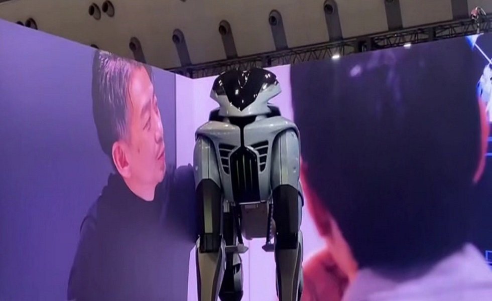 من الخيال العلمي إلى الواقع.. الروبوت “كورليو” سيطرح في الأسواق عام 2035 (فيديو)