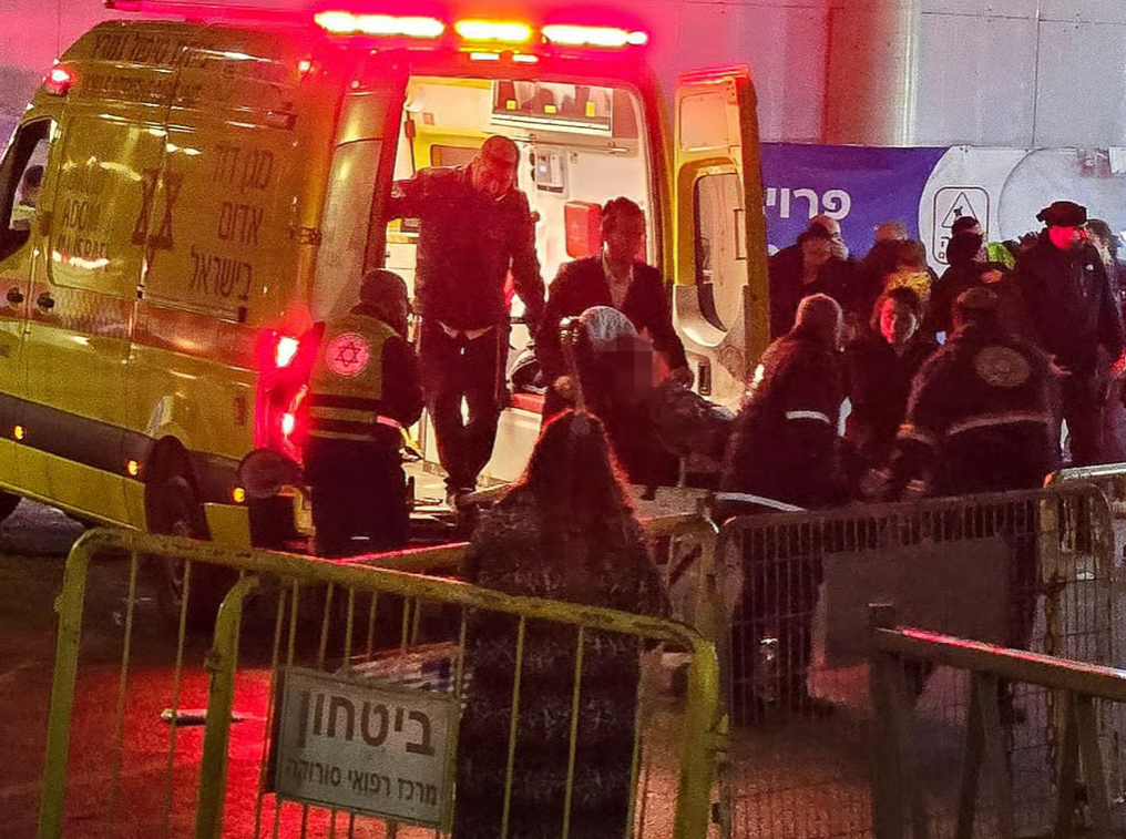 نتنياهو يتلقى تحديثا أمنيا بعد ضربة عراد والإسعاف ينقل عشرات المصابين بعضهم إصابتهم خطرة