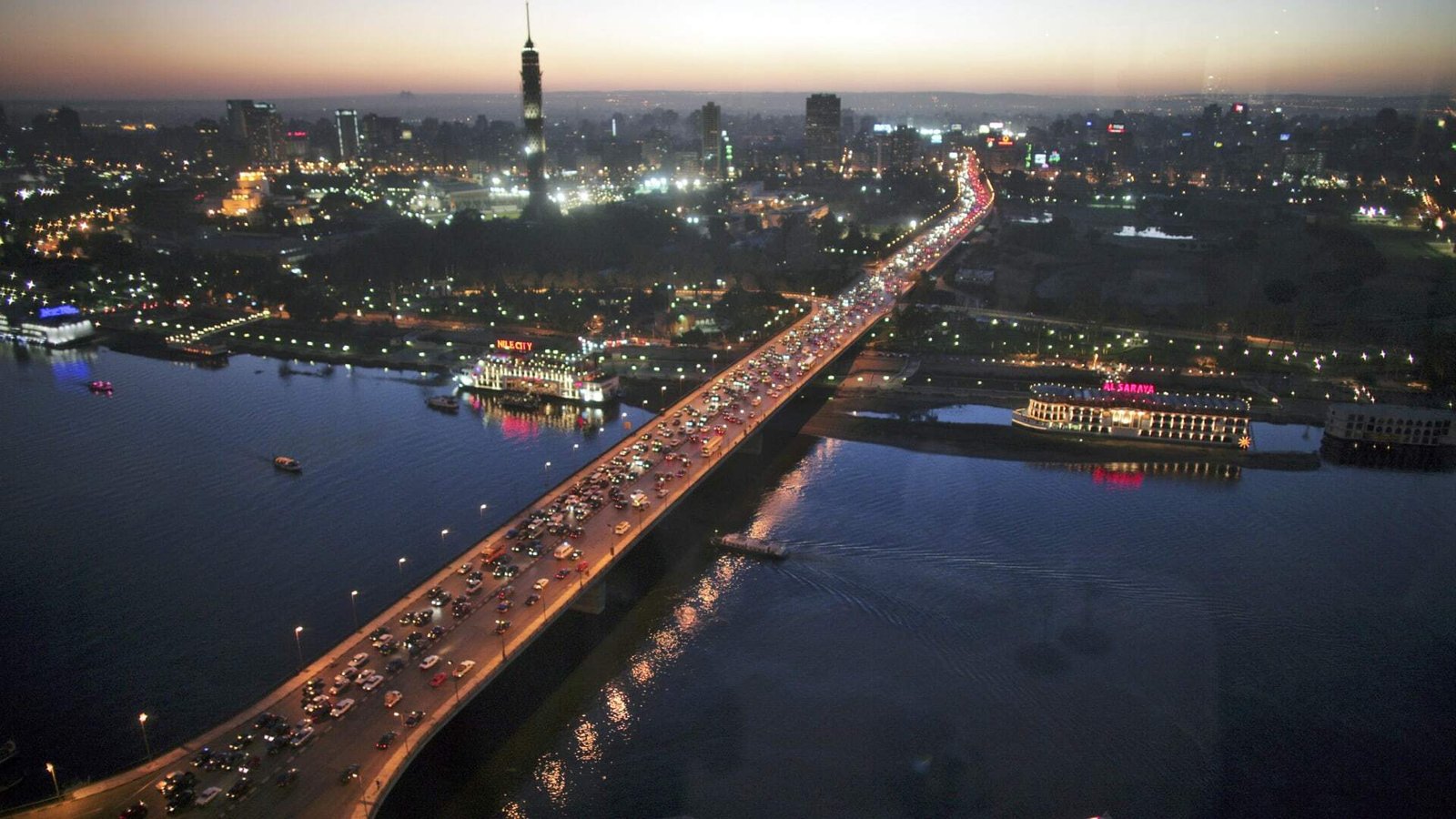 مصر.. بقعة في نهر النيل تثير الجدل